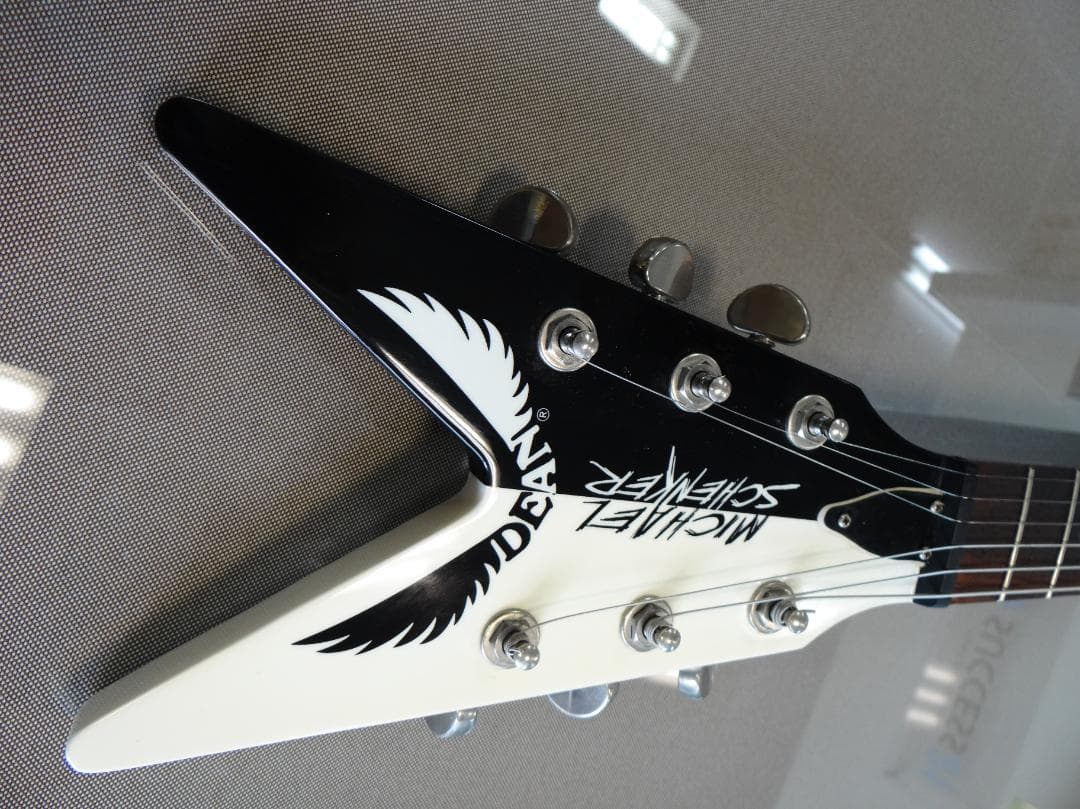 ギター Dean Michael Schenker Signature Retro