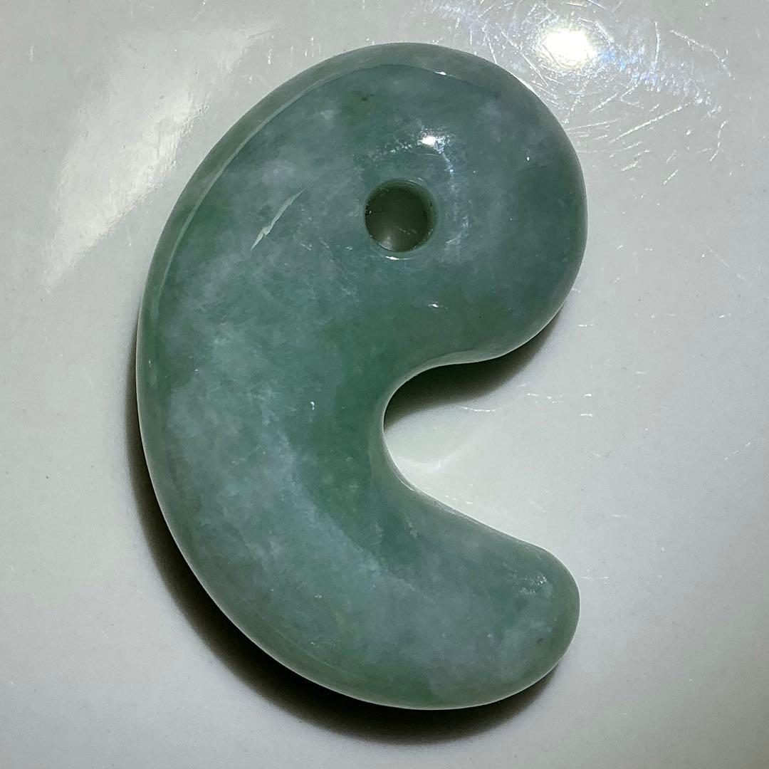 糸魚川翡翠　土倉沢　勾玉　1点のみ‼︎