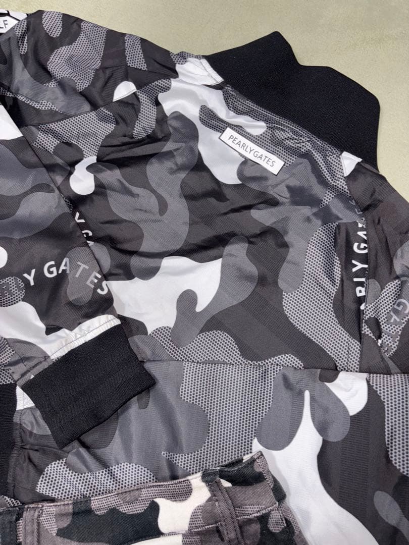 超美品）パーリーゲイツ、限定ブラックカモ、ジャケットとスカートのセット、サイズ1
