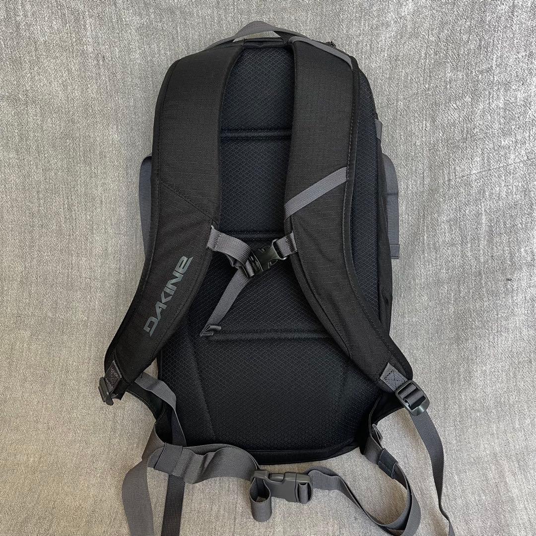 Dakine Heli Pack 12L ボード用バックパック 黒（新品同様）