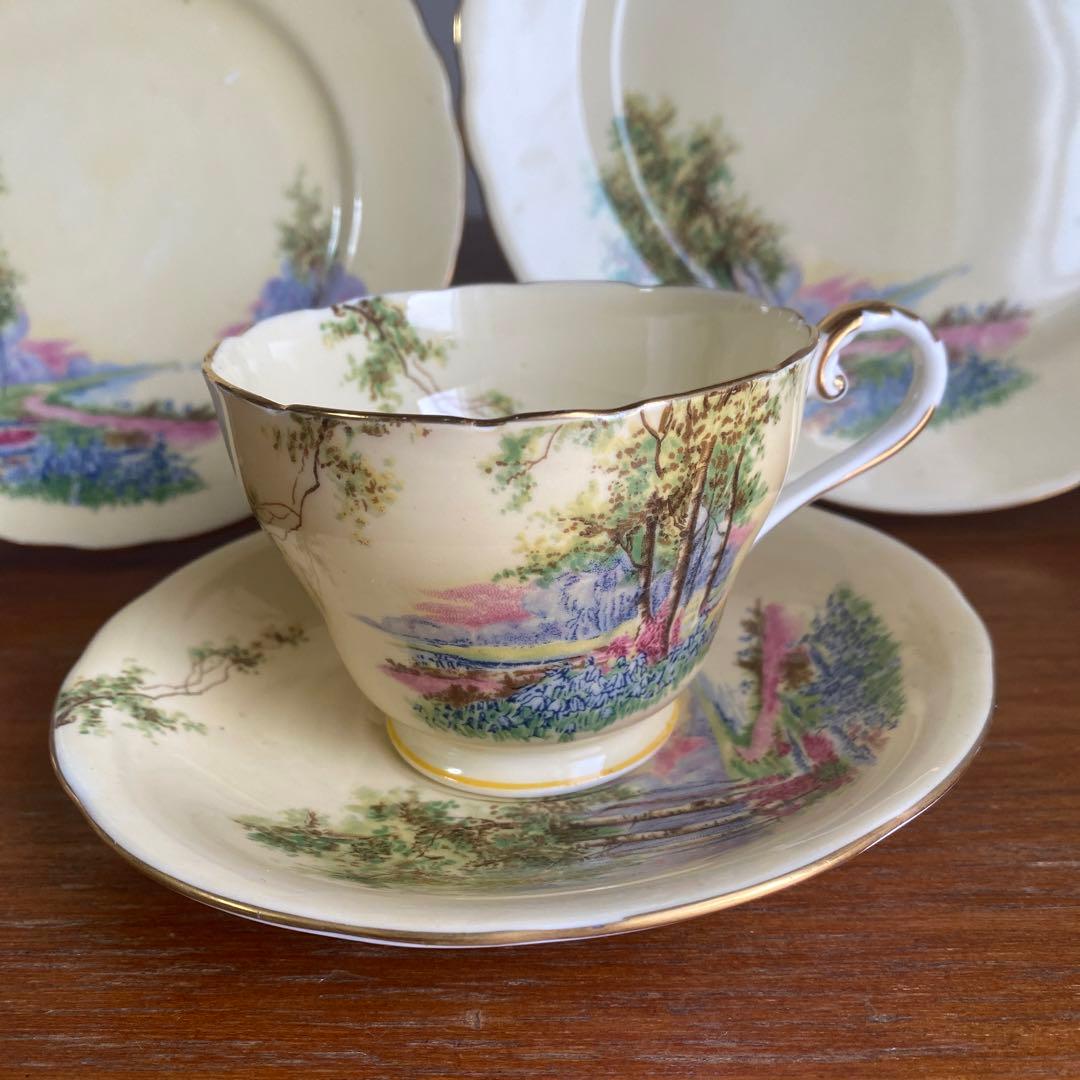 エインズレイ　ブルーベル　クリームイエロー　カルテットカップ　ソーサー　プレート