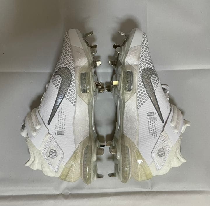 NIKE 野球 スパイク トラウト7 25cm ホワイト ゴールド シルバー