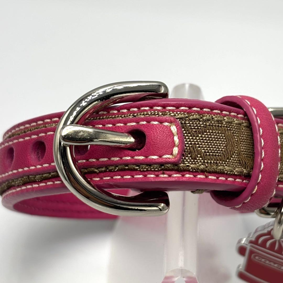 美品　COACH 小型犬用首輪 XS ピンク　シグネチャー　チャーム付き