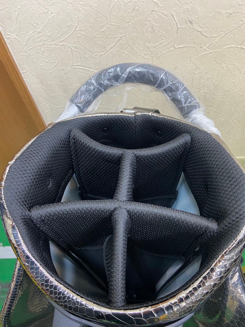 DANCE WITH DRAGONゴルフキャディバッグ ブラック/シルバー