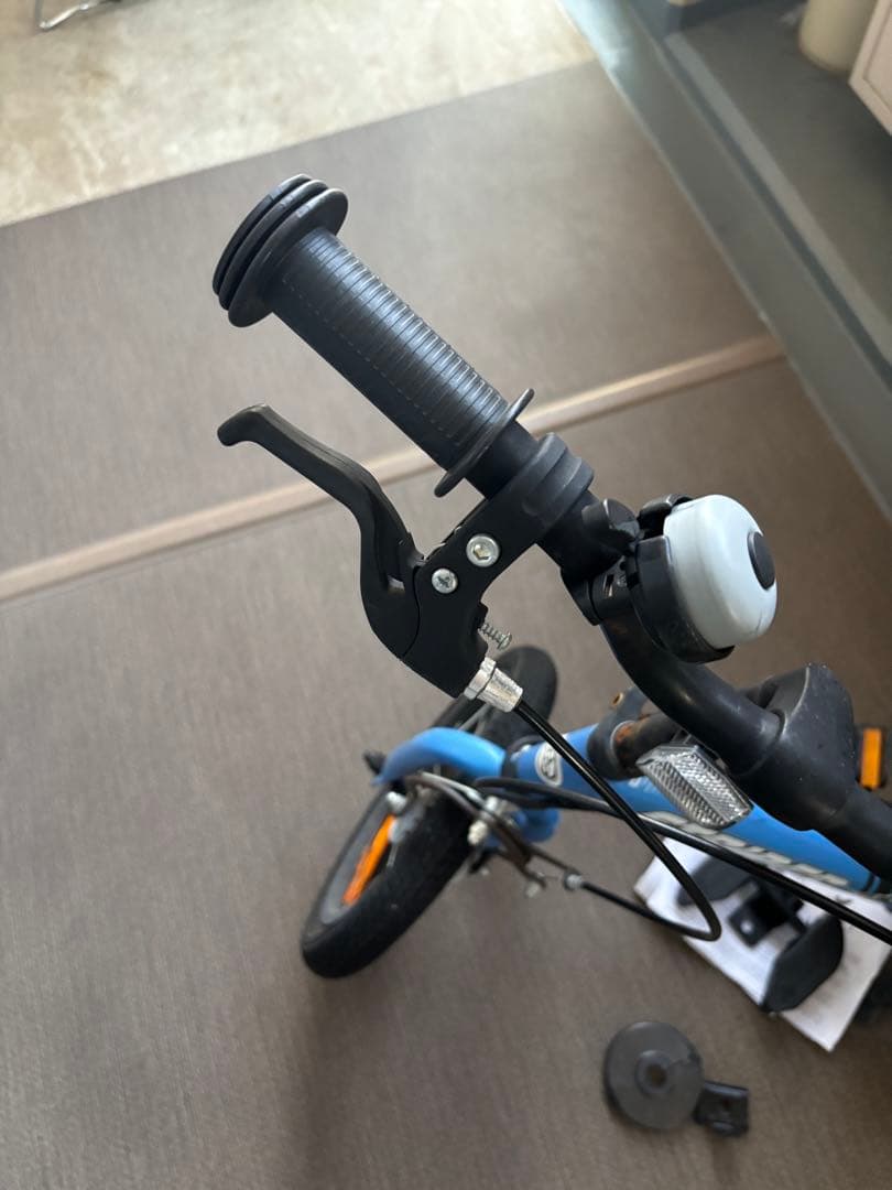 は*ー様 STRIDER ストライダー 14X ブルー 14インチ～スタンドつき