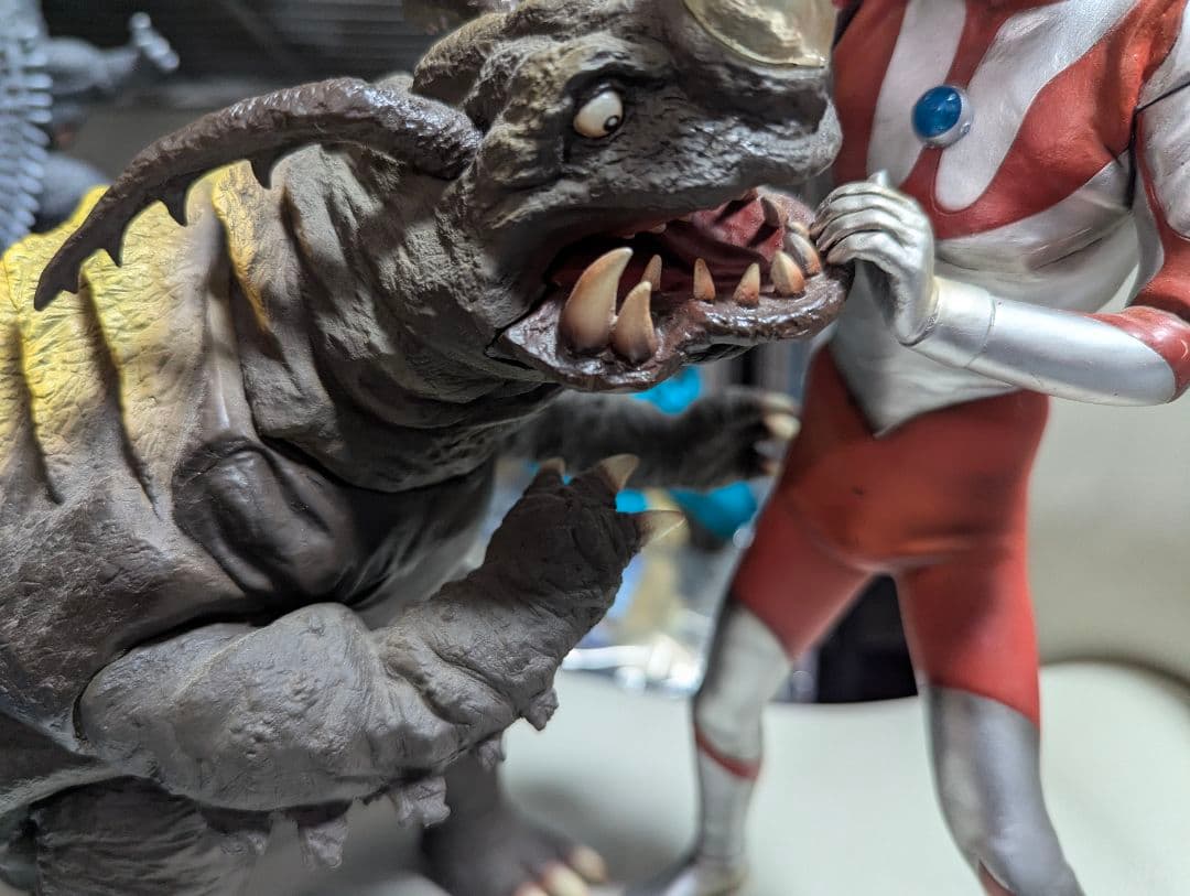 y.m ウルトラマン対ネロンガ CCP