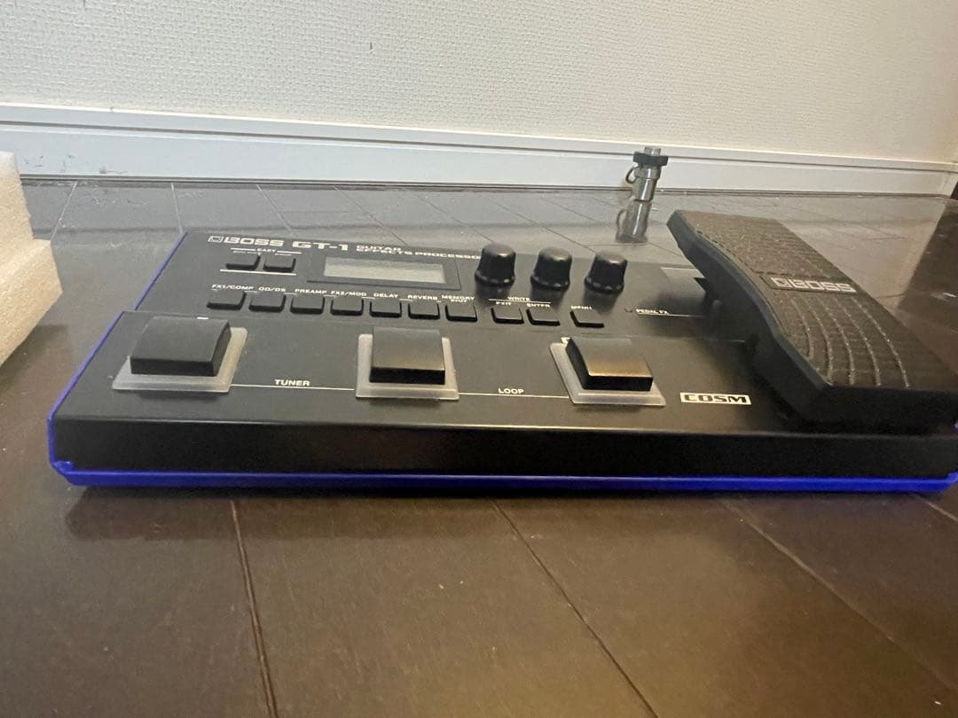 箱付き　 BOSS GT-1 デジタルギターエフェクター