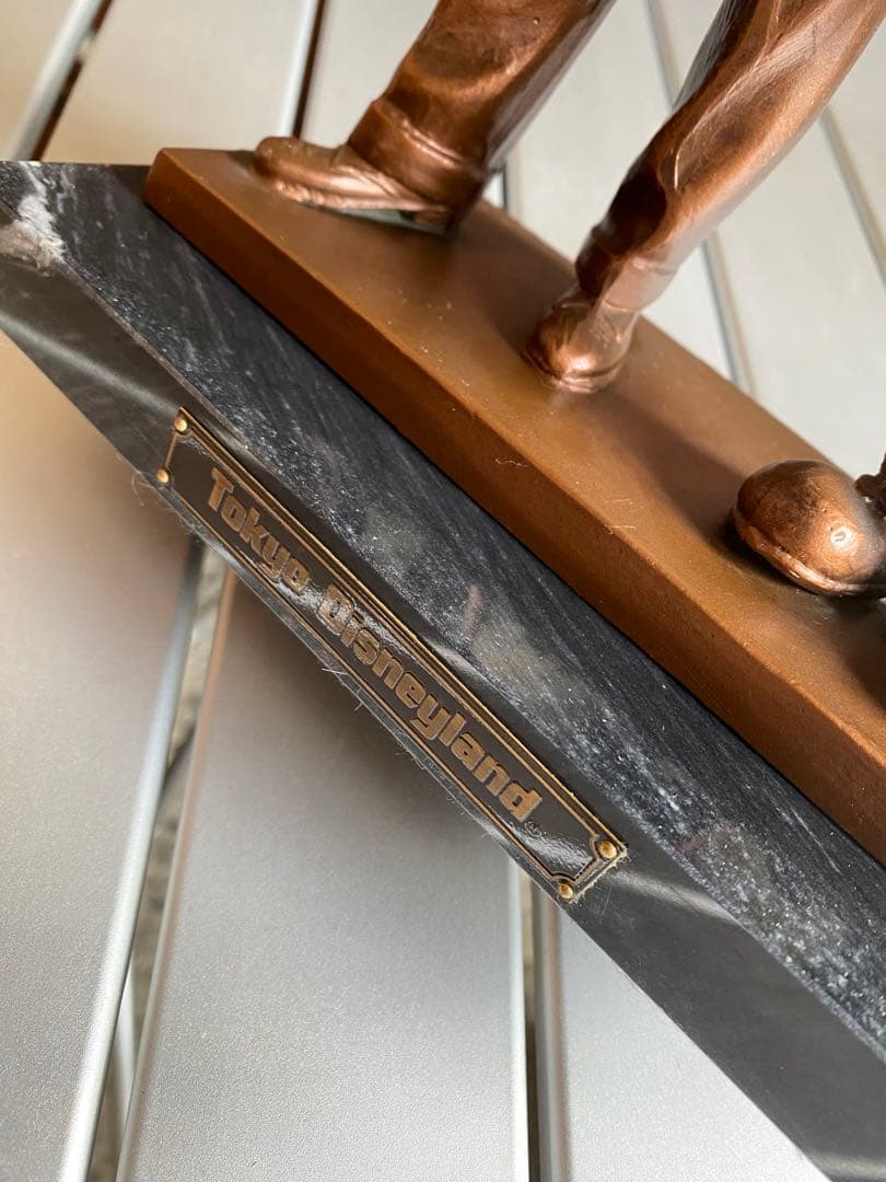 東京ディズニーランド　ウォルト・ディズニーパートナーズ像　ブロンズ像