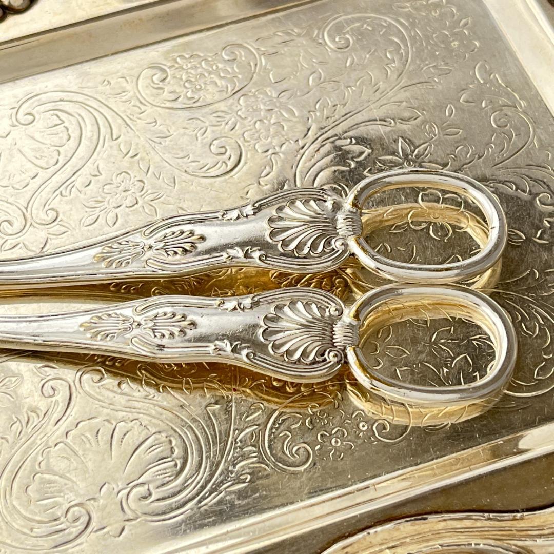 【英国】 キングスパターンのグレープシザー / 葡萄鋏【シルバープレート】