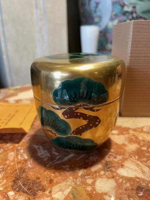 茶道具 蓋付き棗 金色の葉模様