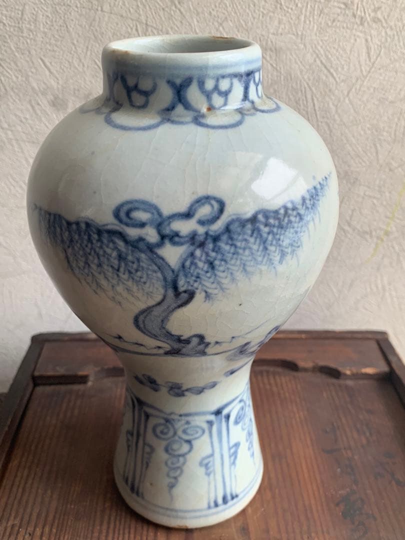 古渡、中国明時代早期染付(青花)花瓶(元箱付き)