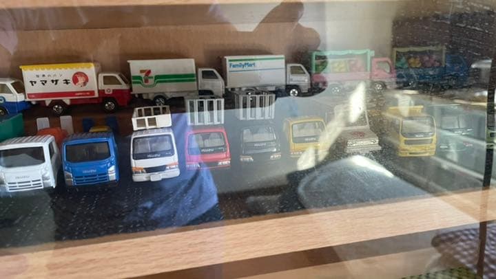 トミカ　いすゞトラック