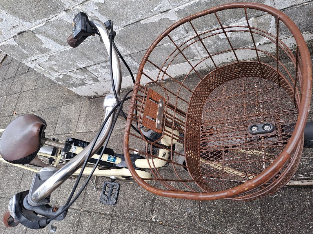 電動アシスト自転車 クリーム色 前面バスケット付き 名古屋～一宮配達可