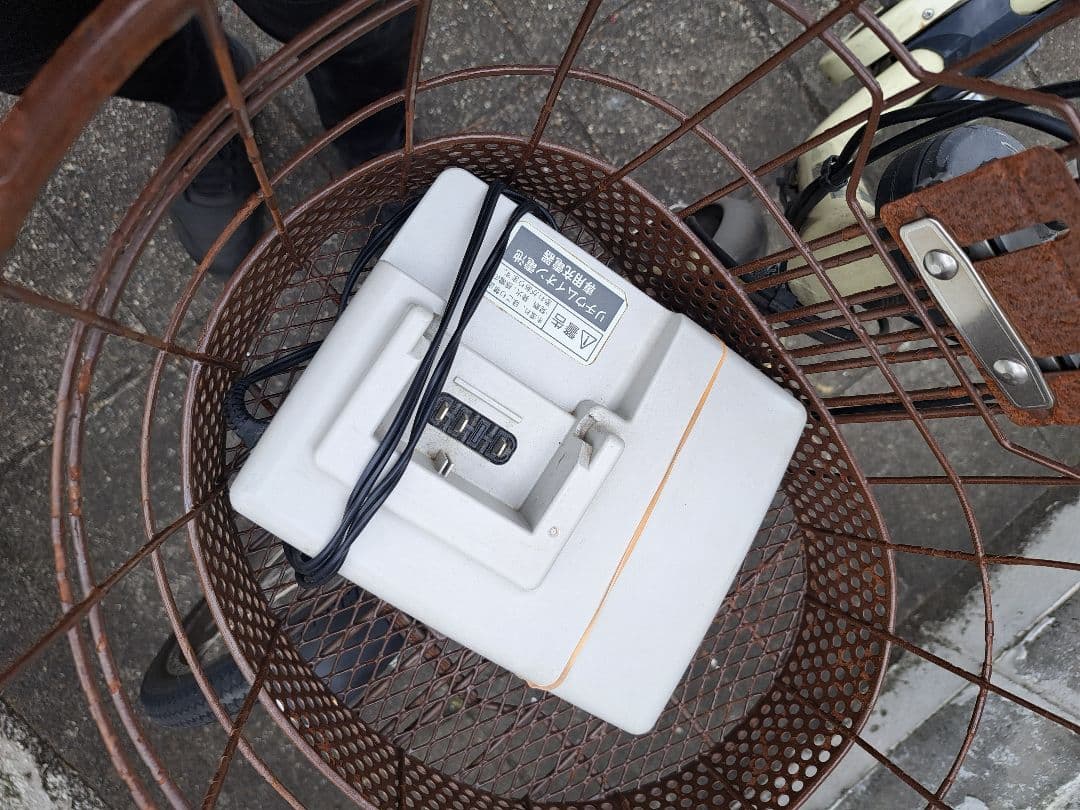 電動アシスト自転車 クリーム色 前面バスケット付き 名古屋～一宮配達可