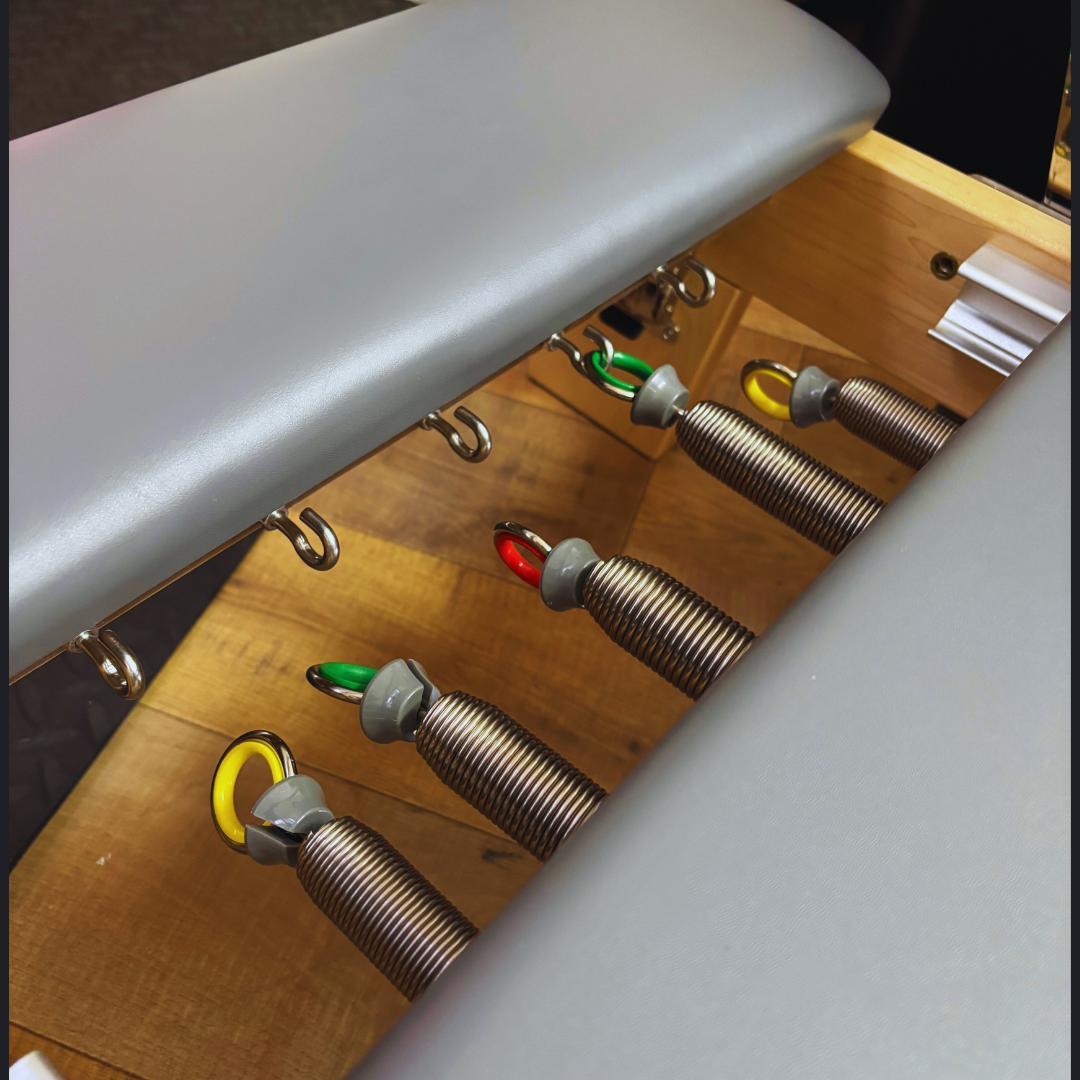 【新品・送料込み／グレー】折りたたみ式リフォーマー(メープル材、SWPB）