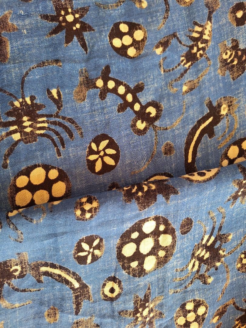 柚木沙弥郎　形染布　川の生物