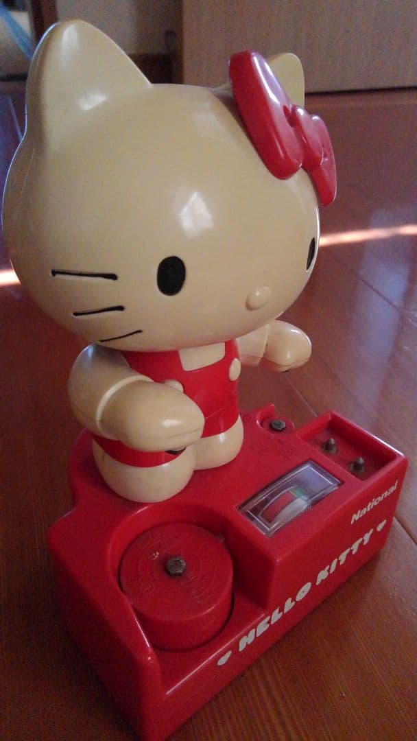 ●40年前のもの●ハローキティー電池測定器