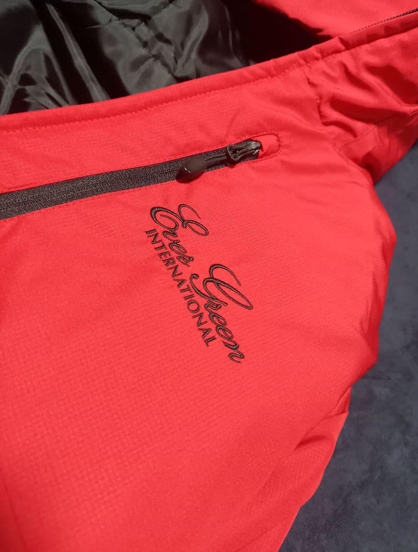 美品　エバーグリーン●E.G.ライトフーディージャケット●Mサイズ　レッド