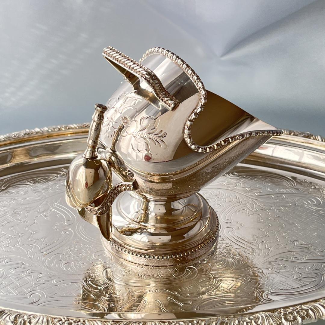 【英国】シュガースカットル / スコップ【シルバープレート】パールとエングレイブ