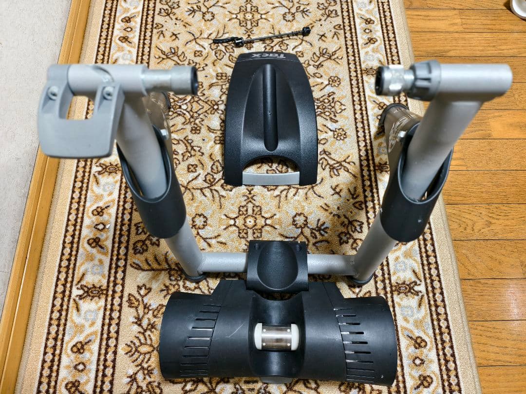 Tacx Smart ローラー台 Model T2780 Bushido