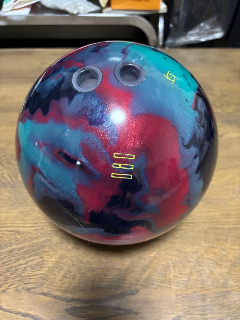 STORM IDENTITY ボウリングボール 14ポンド