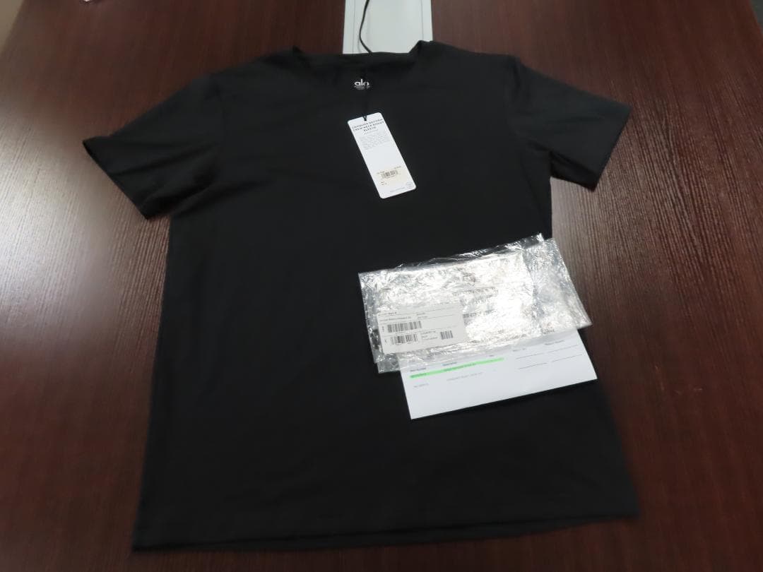 Alo yoga正規品アローヨガ クルーネック ショートスリーブ　ブラック美品