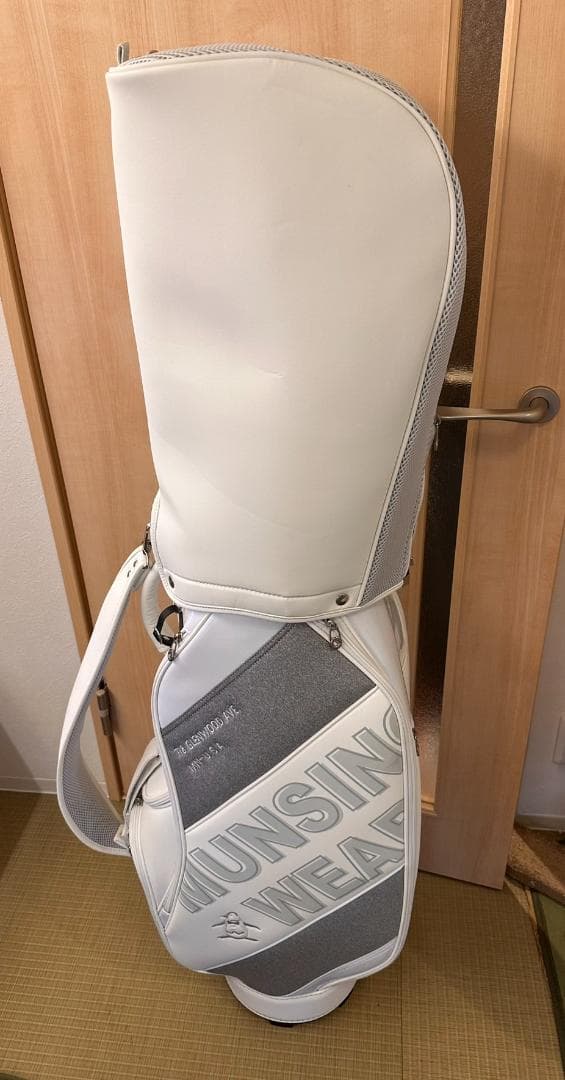 Munsingwear ゴルフキャディバッグ ホワイト/グレー　フード付き