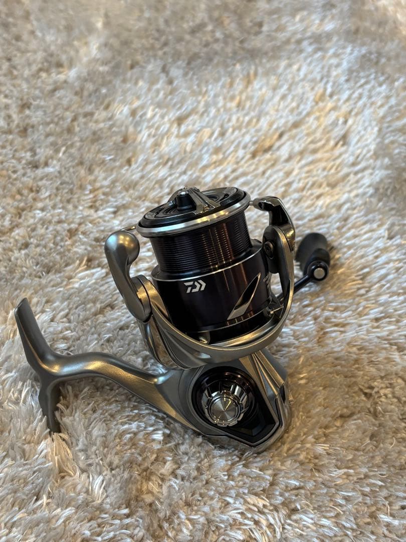 未使用品 25カルディア LT2500S ダイワ CALDIA スタンド付き