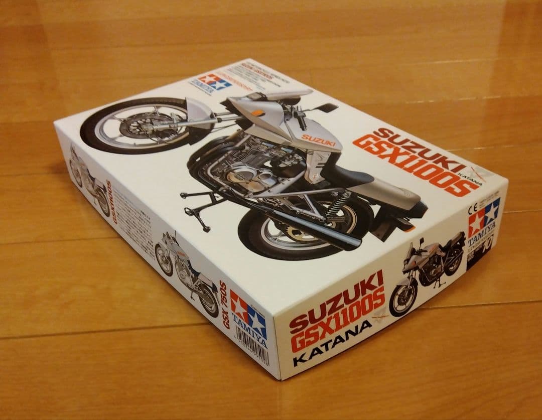 タミヤ1/12 GSX750SニューカタナとGSX1100Sカタナのセット