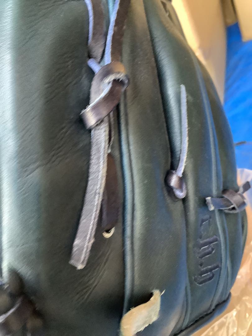 直筆サイン入り金子千尋 激レア アンダーアーマー 実使用グローブ