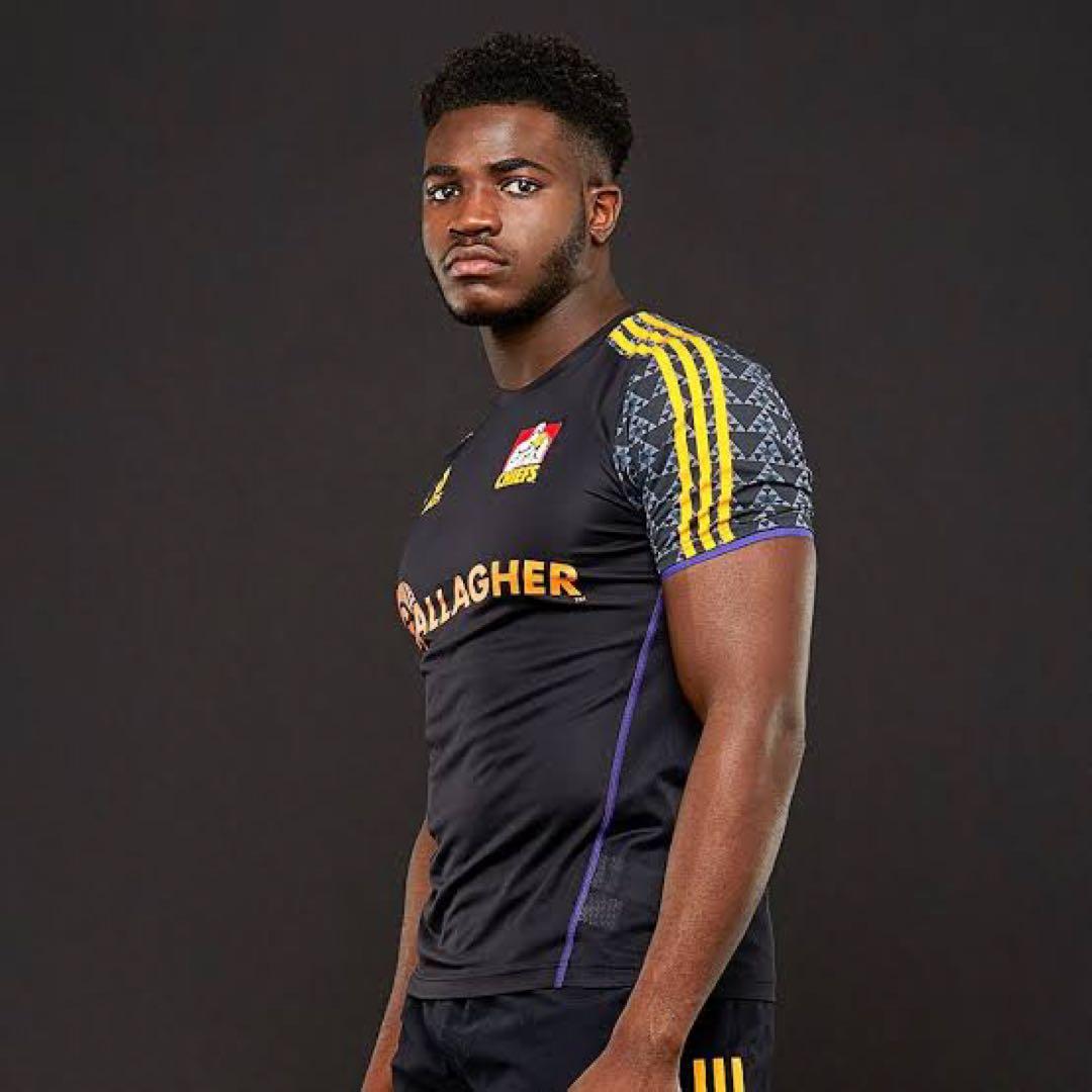 アディダス　チーフス　トレーニングジャージ