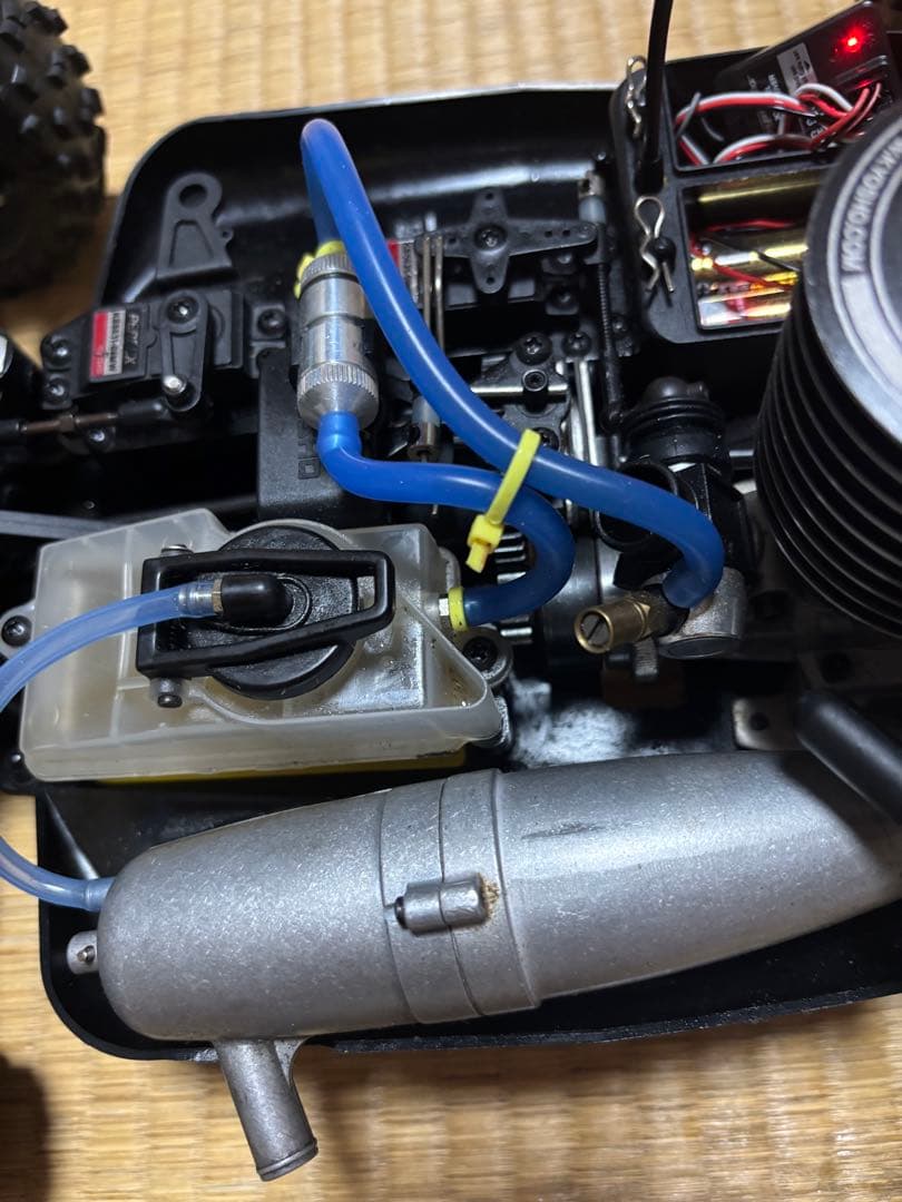 京商インファーノneo3.0工場完成済み1/8 21エンジン4WDレーシングバギ