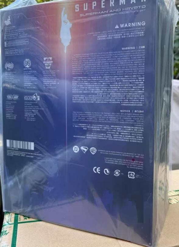 ホットトイズ MMS812 スーパーマン&Krypto 1/6スケールフィギュア