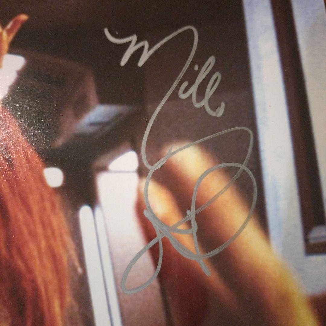 ミラ・ジョヴォヴィッチ　直筆サイン　オートグラフ　8×10インチ　東京コミコン