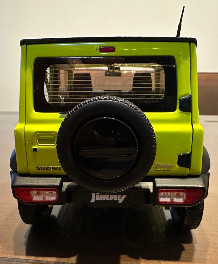 BMCREATIONSスズキ ジムニー ミニカー ライムグリーン1/18