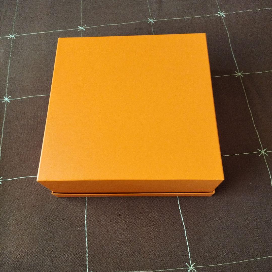 エルメスの箱2 個　レインカバー2個