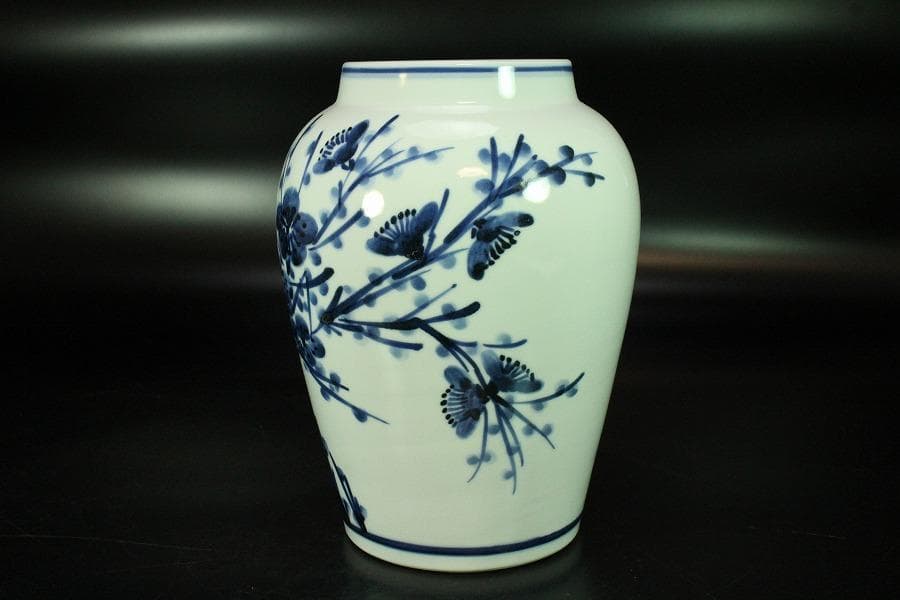 近藤潤 染付 梅絵 花瓶 共箱 栞 未使用(K-A233)