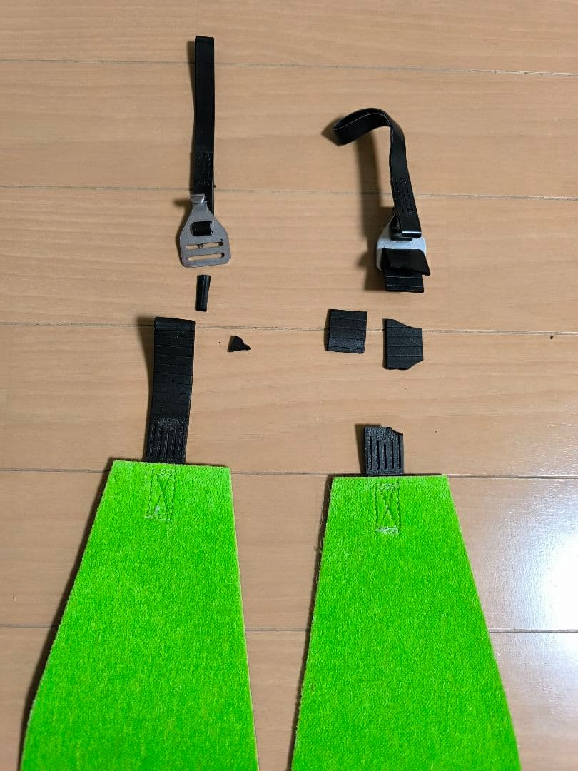 スプリッドボード シール留め具