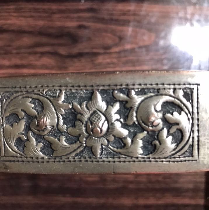 Saleパリ左岸のアンティーク　アラベスク彫刻細工スノッブな蓋物煙草入銅,銀.錫