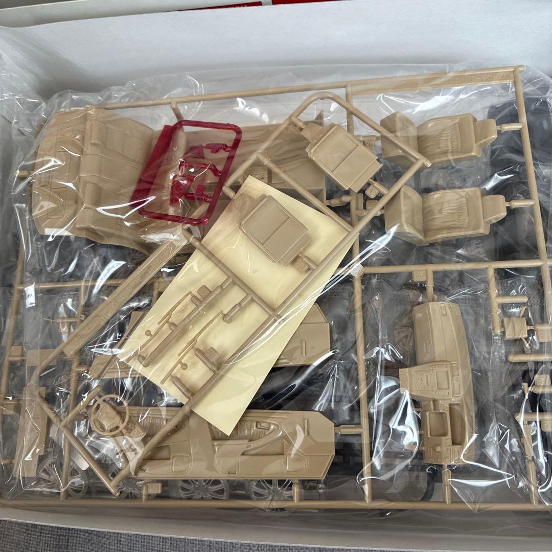 青島CROWN MAJESTA プラモデルキット