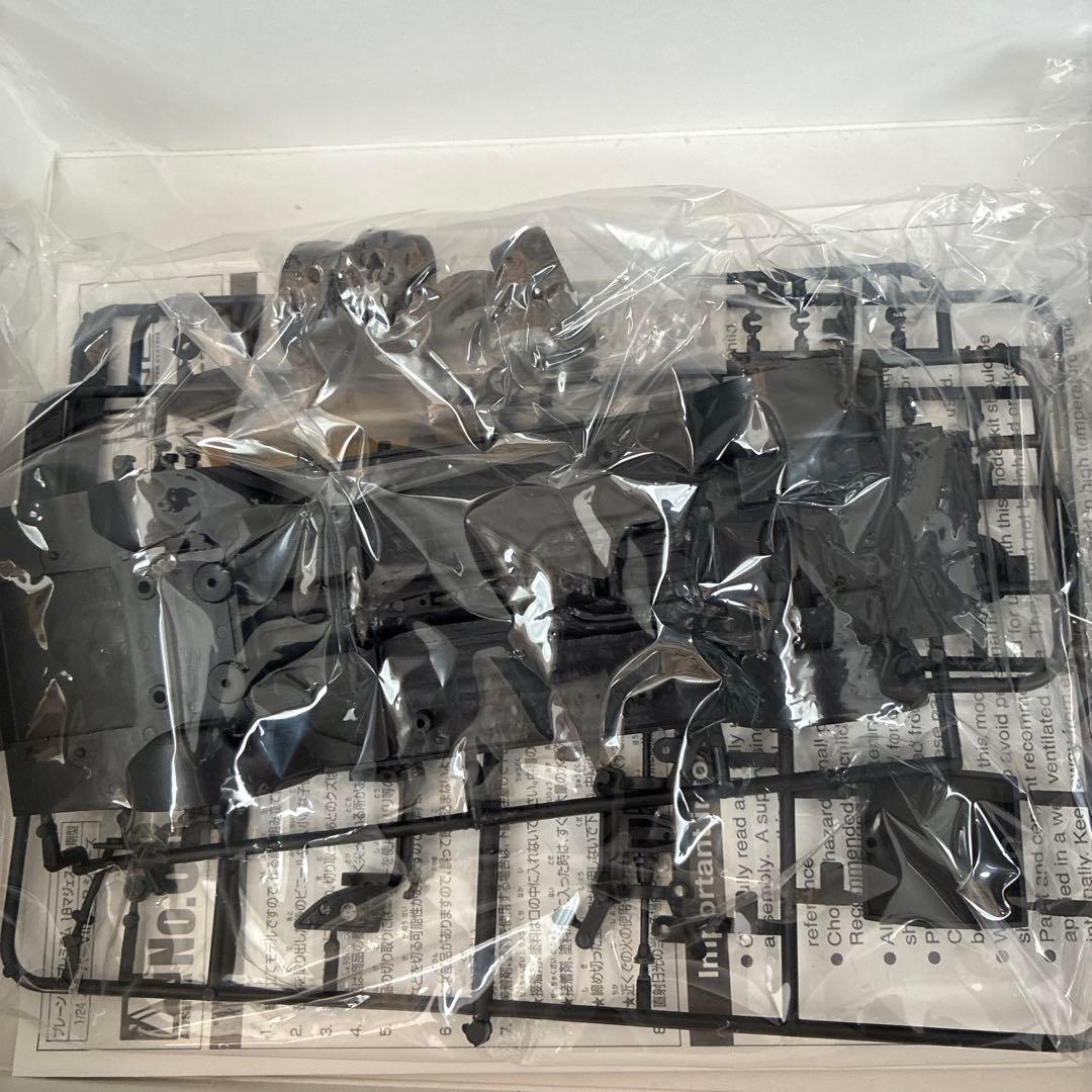 青島CROWN MAJESTA プラモデルキット