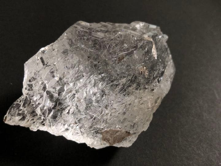 虹入りガーネッシュヒマールカテドラル水晶