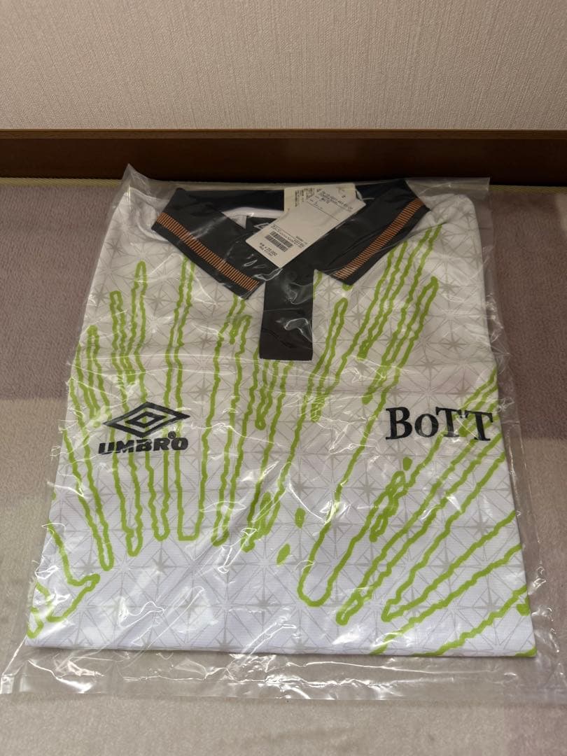 umbro bott プルオーバーシャツ