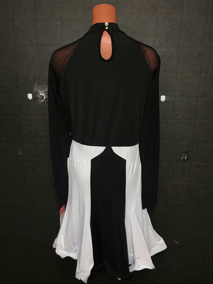 白黒ワンピース3619