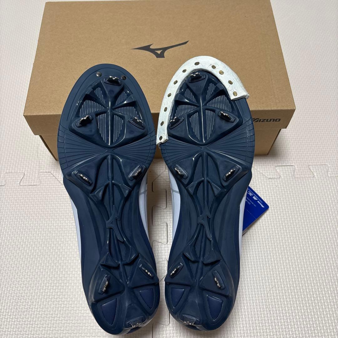 Mizuno ワイドスパイク ホワイト/ネイビー