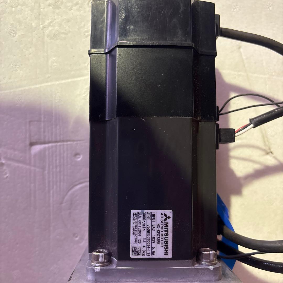サーボモーター AC-SERVO MOTOR HC-KFS73BK