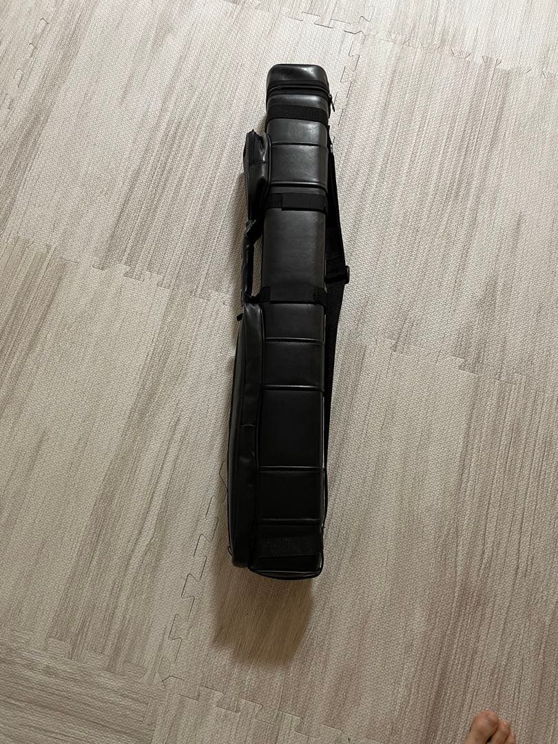 ビリヤードキューとケース