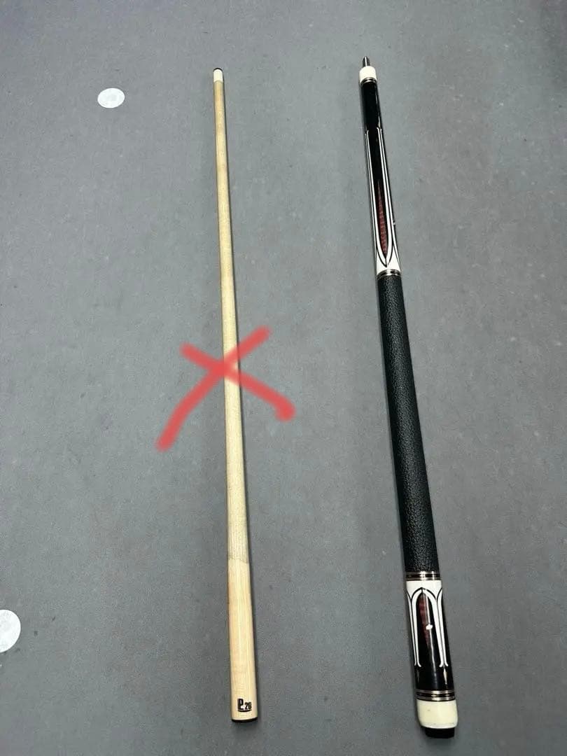 ビリヤードキューとケース