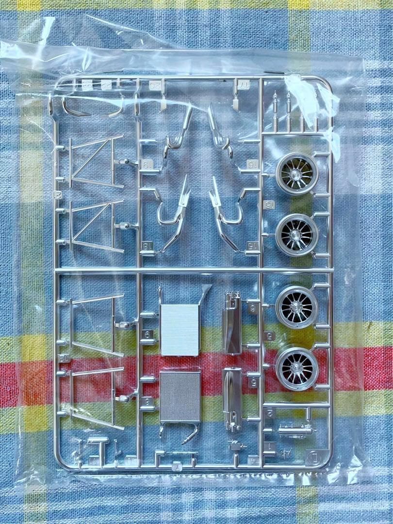 絶版 タミヤ 1/20 ウィリアムズ FW24 フルビュー カウル状態良好