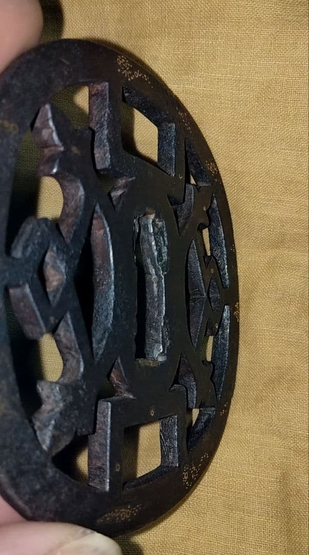 ♦最終価格♦　鉄地大鍔　鐔　(肥後透かし)　江戸時代　象嵌